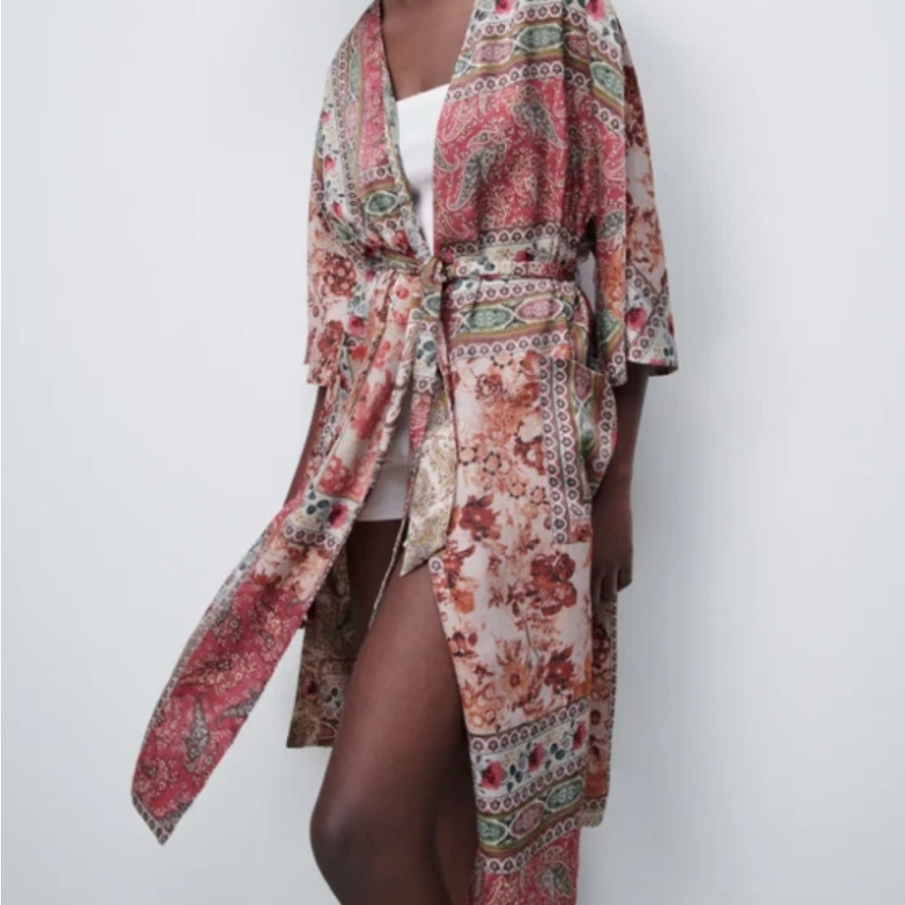 Zara Reversible Floral Print Kimono Robe - Picture 2 of 10